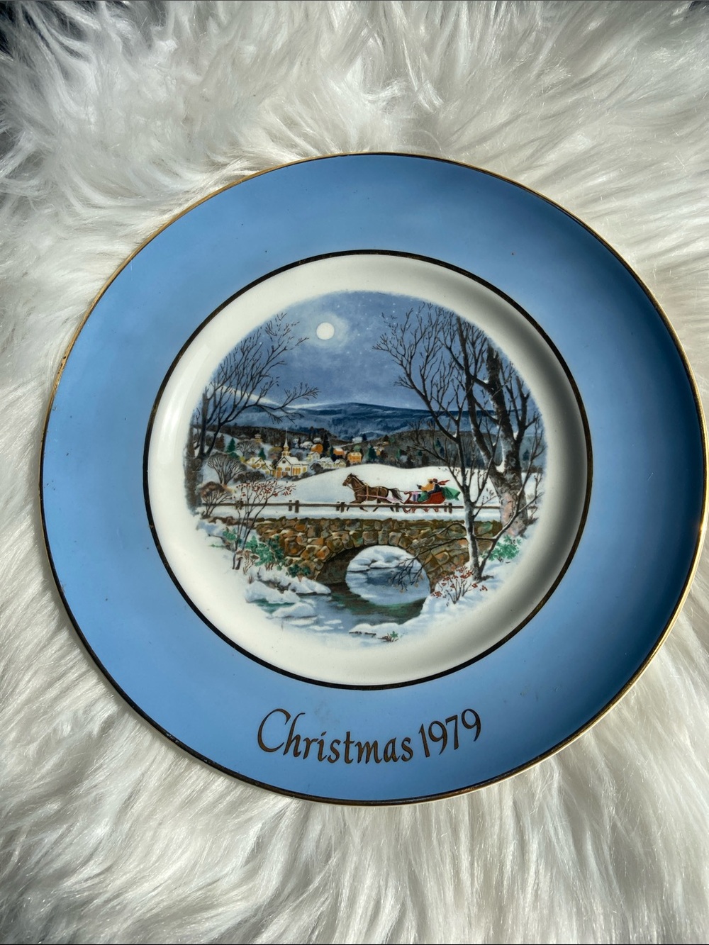 Vintage 1979 Avon Christmas Plate - "Dashing Through the Snow" by Enoch Wedgwood